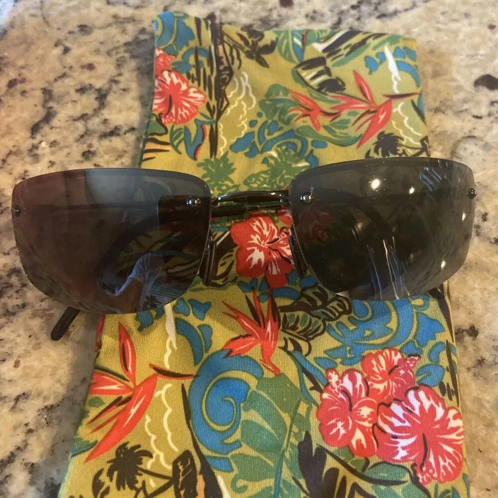 Maui Jim Pali MJ-352-02 Black Polarized Flexon Sunglasses, Carry Bag Included